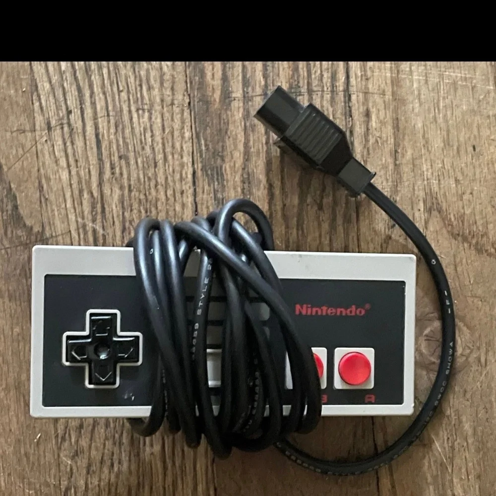 Vintage Nintendo NES-004 Game Controller